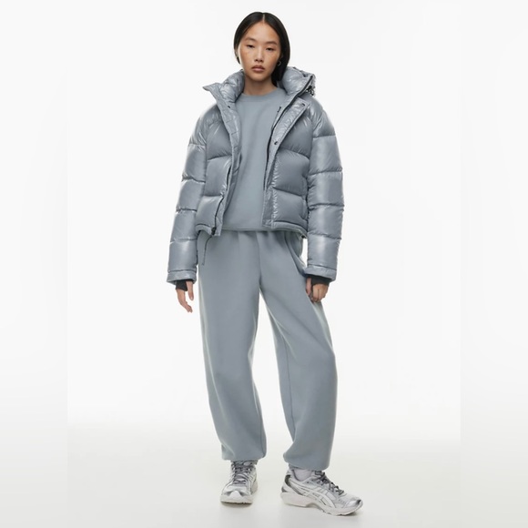 Aritzia Super Puff Shorty - Picture 11 of 15